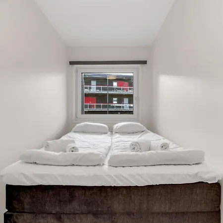 By Tromsosundet * Tromsø